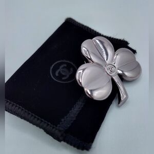 CHANEL Silver Four-Leaf Clover Lapel Pin Boutonniere VIP Couture w/Velvet Pouch